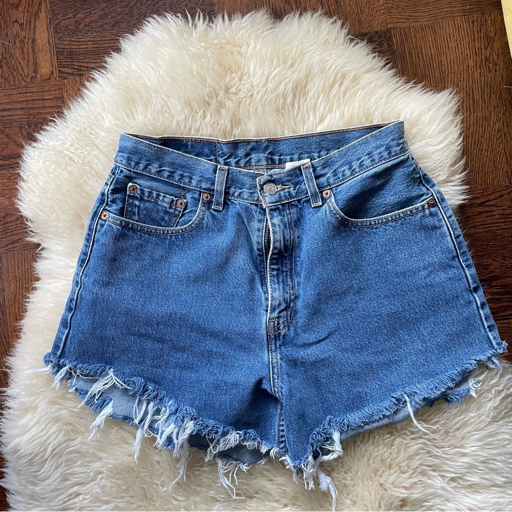 Vintage Levi’s 560s cut offs daisy dukes Y2K 90s era medium wash jean shorts - Picture 6 of 7